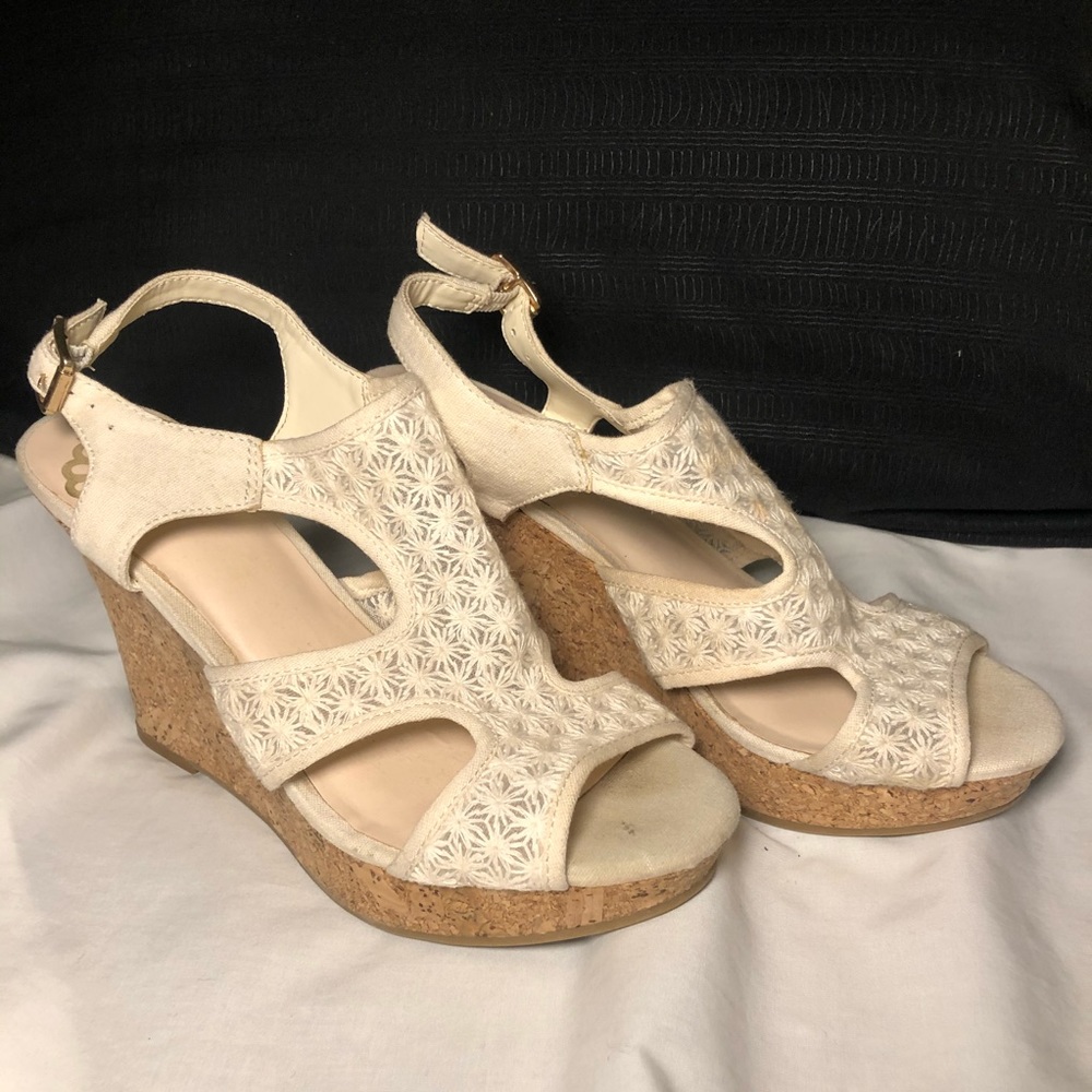 White wedges